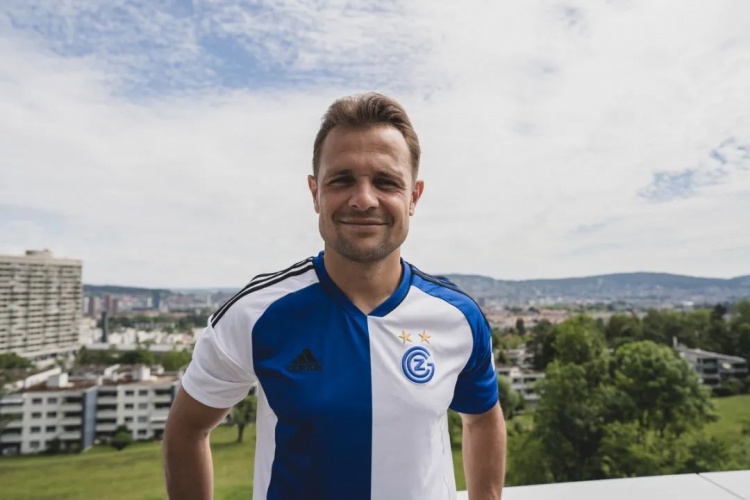 草蜢2022/23赛季主场球衣发布!