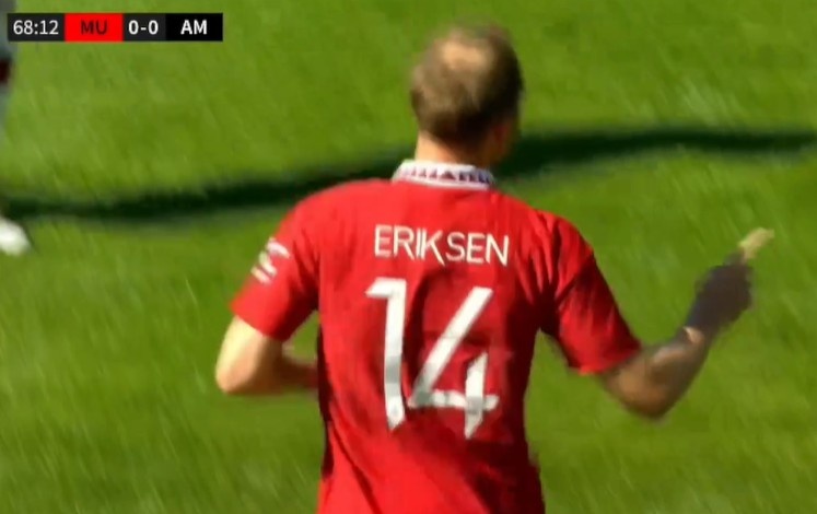 来了来了！埃里克森替补登场，目前和B费同时在场