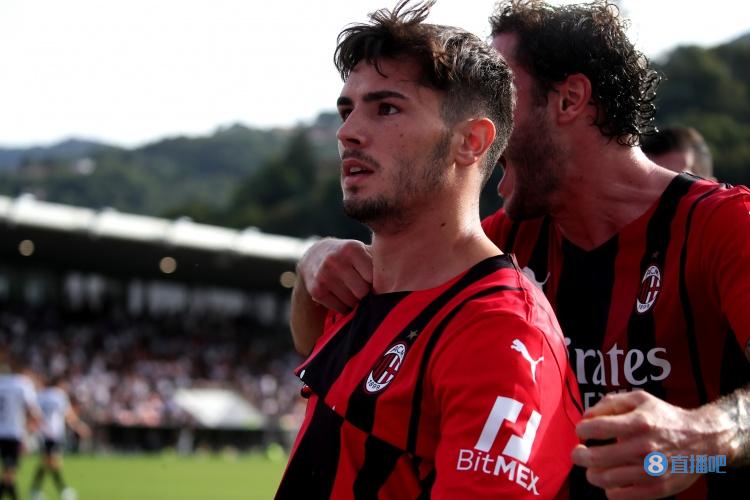 迪亚斯:皮奥利一直给我信心 每天看伊布的日常不进步是不可能的