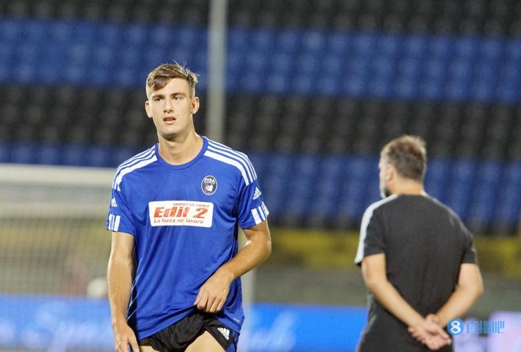 迪马：阿贾克斯签卢卡达协议，后者将成为球队队史首位意大利球员