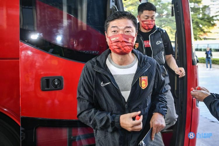 金钟夫：我确实希望引援但俱乐部存在困难，会尽量培养年轻球员