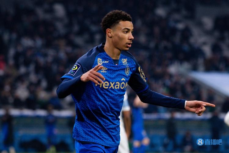 法媒:巴黎希望签下埃基蒂克担任姆巴佩替补,但仍梦想得到莱万