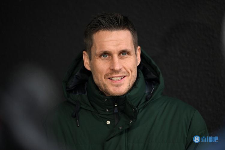 凯尔:阿莱的手术十分顺利,他的情况稳定且心态积极