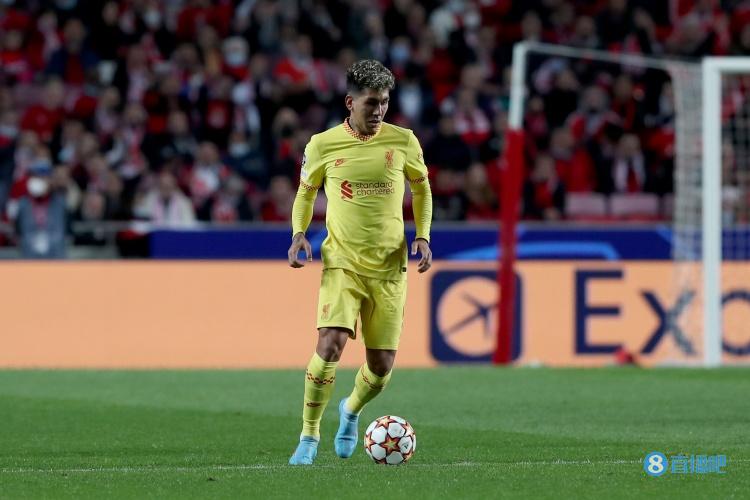 记者:菲尔米诺2200万欧加盟尤文基本完成,瓦伦领先引进阿图尔