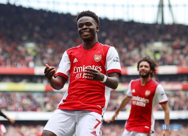 邮报:阿森纳已向萨卡提供续约合同,新合同周薪14万镑