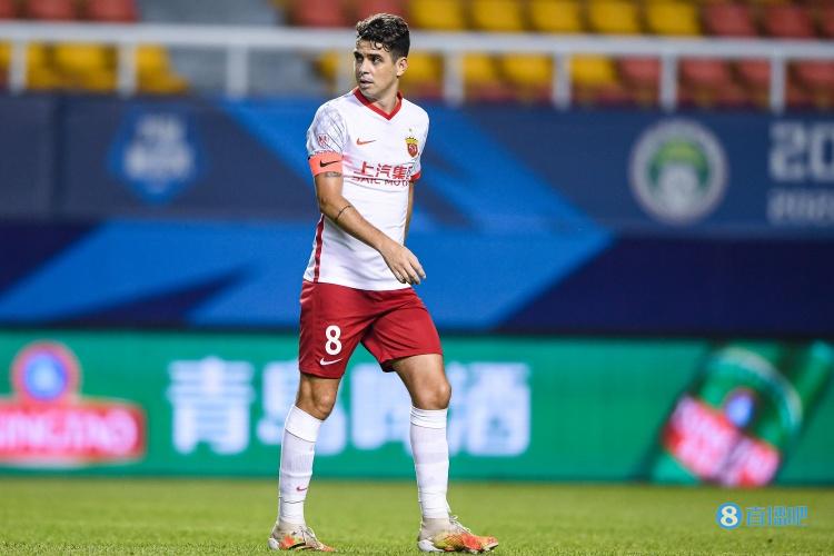 足球报:弗拉门戈因转会费叫停奥斯卡谈判,但巴甲对其还没死心