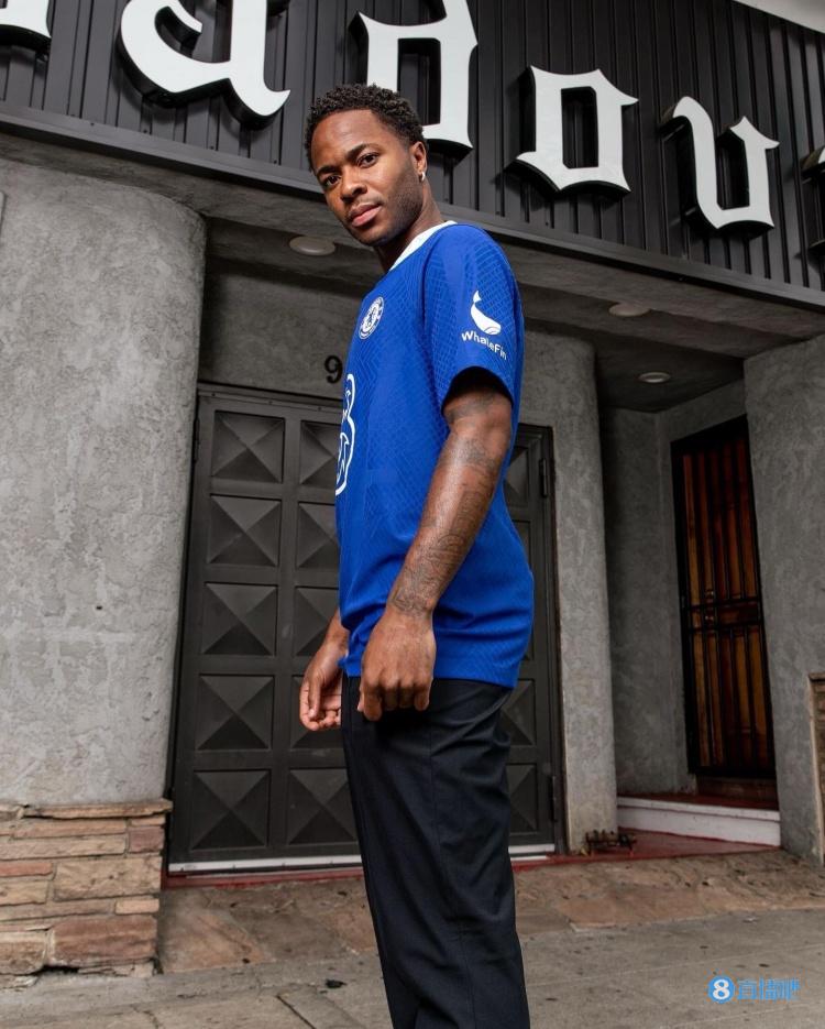 斯特林:现在我已经足够成熟,回到伦敦家人之间也可以更加亲近