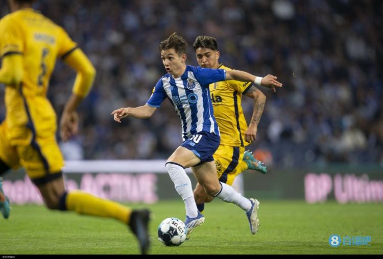 官方：阿贾克斯与波尔图19岁前锋孔塞桑签约5年