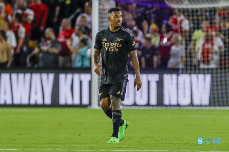 热苏斯:有时后卫差点把我的腿踢断,主裁却什么都不说只是对我笑