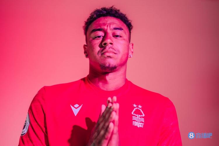 电讯报:林加德在诺丁汉森林最高周薪为12万英镑,并不是20万英镑