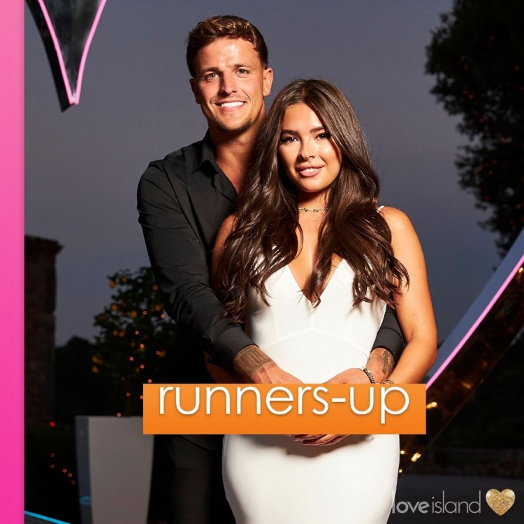 恋爱真人秀Love Island大结局，欧文女儿获得第二名