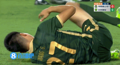 火气有点大?河南vs国安开场双方争吵推搡 于大宝喋喋不休染黄