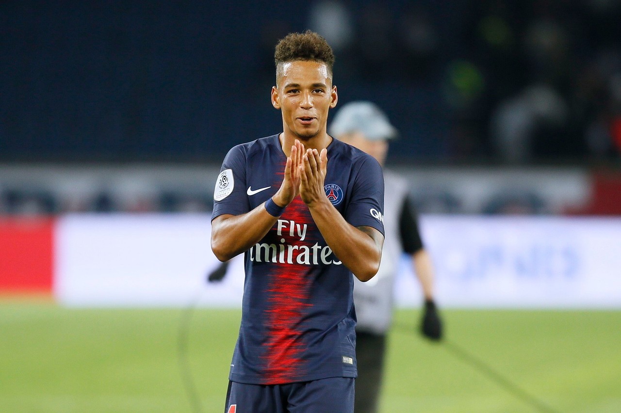 斯基拉:西汉姆和塞维利亚在竞争签下巴黎后卫科雷尔