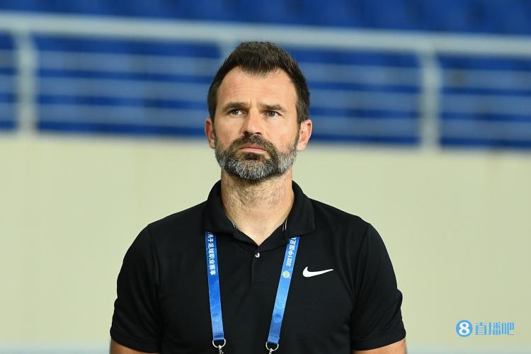 体坛:莱科还会得到如同以往的支持,海港没任何削弱兵权的迹象