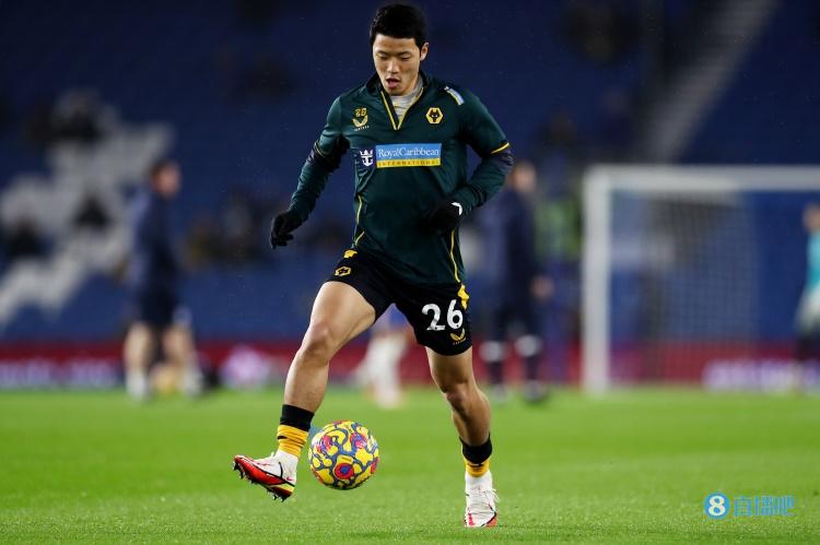 黄喜灿在友谊赛中被对手球迷种族歧视，狼队要求欧足联调查