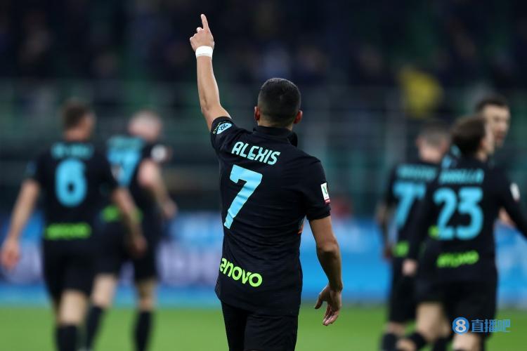 官方:国米与智利前锋桑切斯提前一年解约