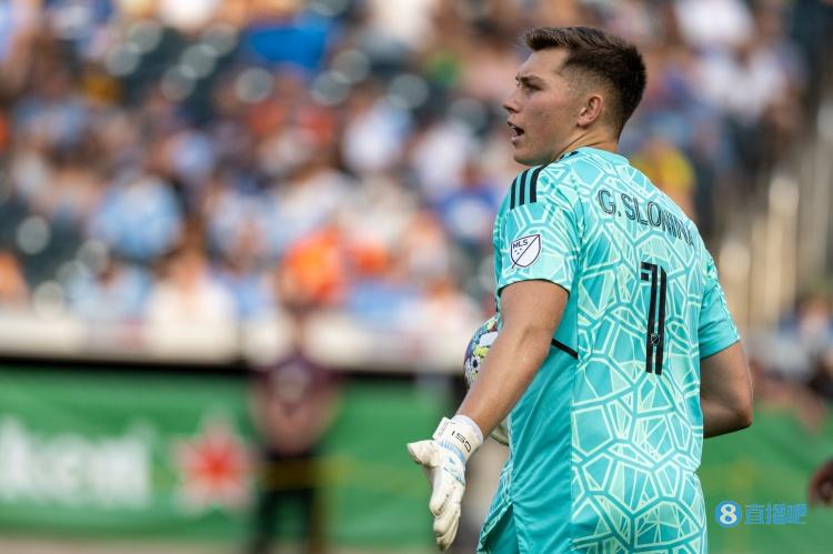 罗马诺:斯洛尼纳已接受完切尔西体检,双方签约6年至2028年