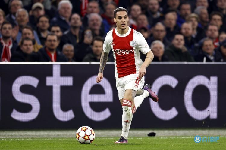 天空体育:除非安东尼标价大幅降低,否则曼联不会考虑引进他