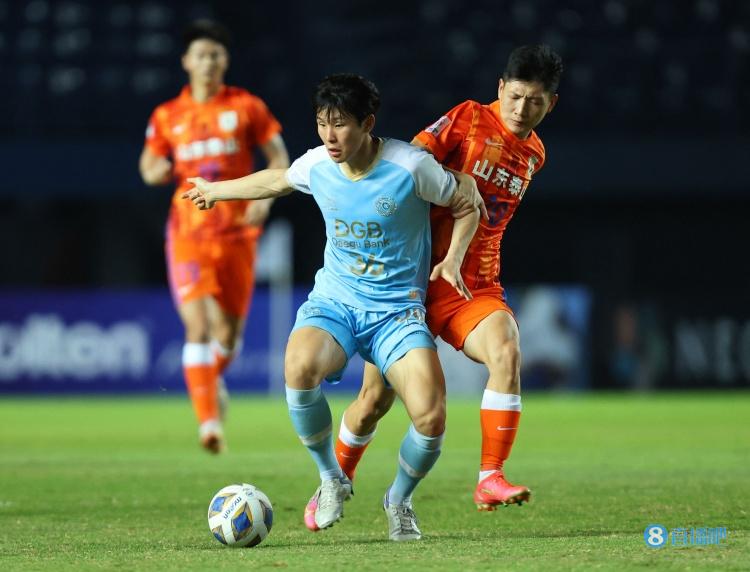 记者:山东泰山等五支中超球队和中国男足选拔队滞留海口