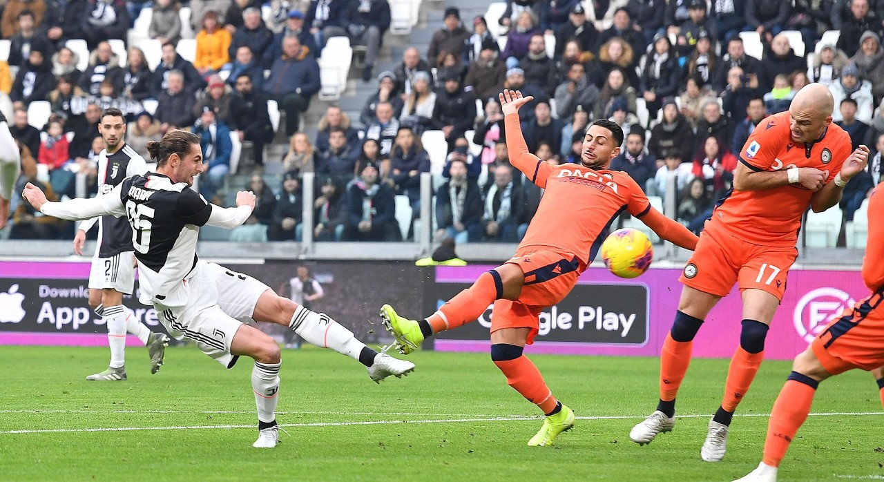 斯基拉:曼联正与拉比奥特母亲谈判,后者索要高额佣金和签字费