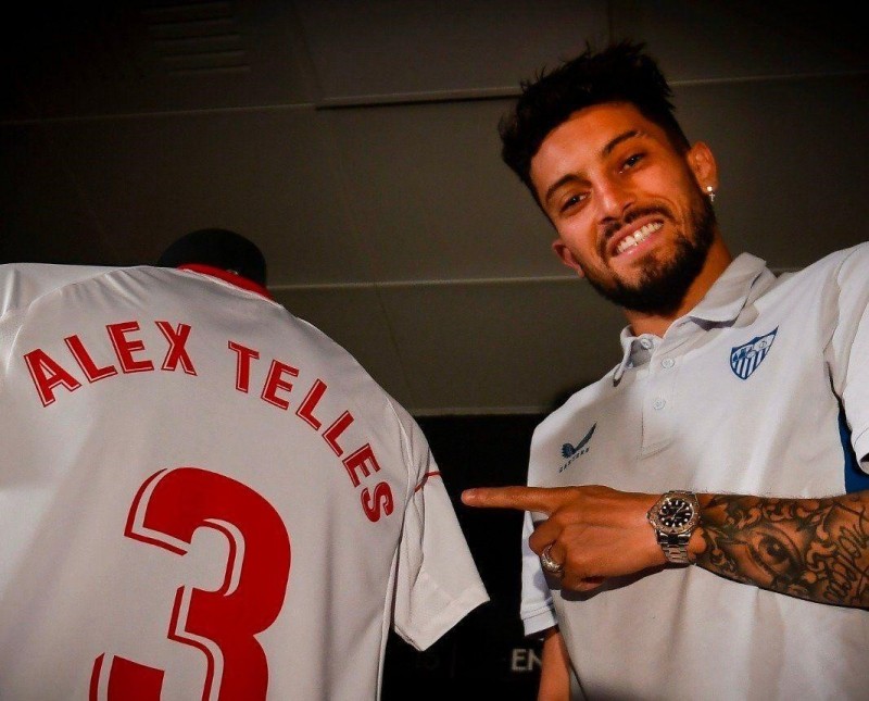 塞维利亚官方宣布，曼联后卫特莱斯租借加盟一个赛季