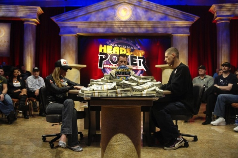 【EV扑克】很多人都说27o是最差起手牌,但单挑中的最烂却是它