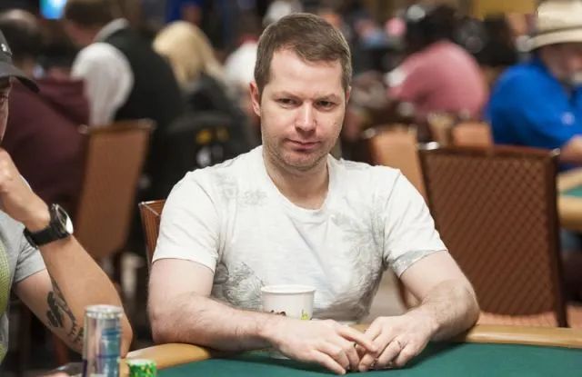 【EV扑克】策略:翻牌时的口袋A,全押还是弃牌?