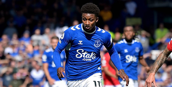 爱华顿晋级不「费」力