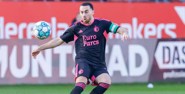 飞燕诺有力擒施禾尼