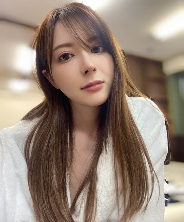 终于确定!那位没有发片然后社群全毁的戏剧片强者「岬ななみ(岬奈奈美)」现况是⋯