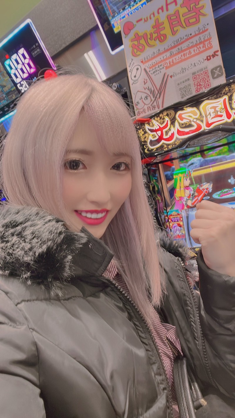 2岁被弃养、为了躲妈妈成为AV女优、第一笔片酬2万円⋯若月まりあ受访全说了!