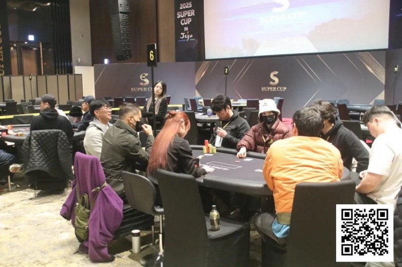【EV扑克】恭喜韩国选手KIM WON JUNG顺利夺取开幕赛冠军玉瓶!JEJU杯A组热火吸引86人次11人晋级! SUPER CUP济州