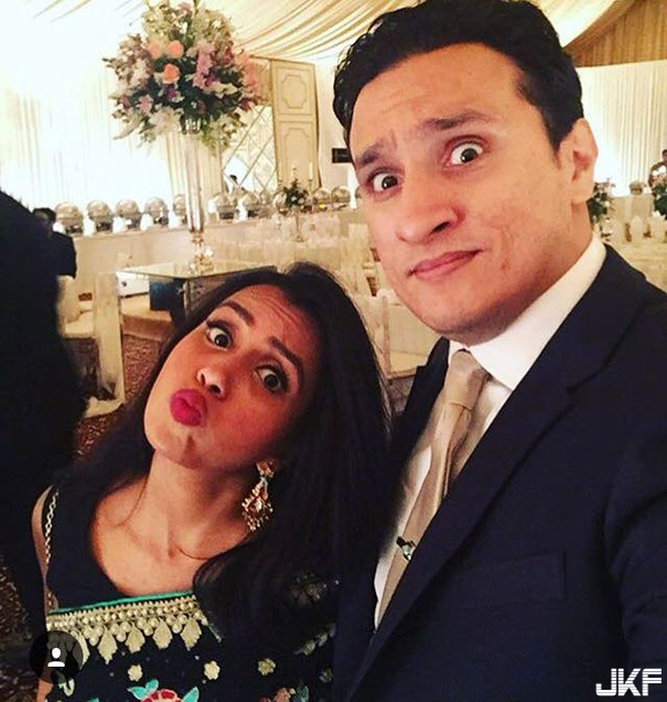 蜜月旅行老公不能來…落單人妻搞笑自拍一夕爆紅！