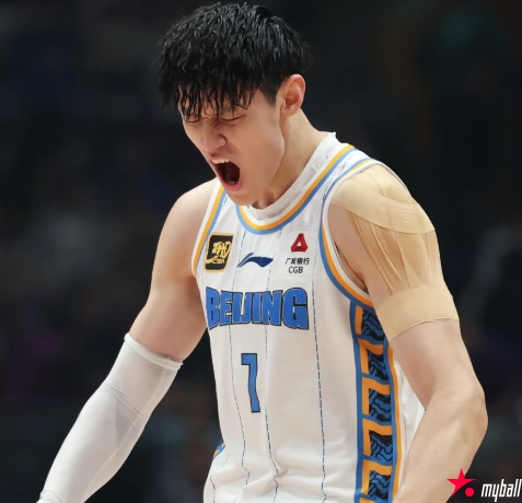 大发体育-首钢官方：曾凡博确认腰椎骨折 恢复期2-3个月，大发助力你的致富之路！