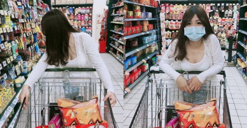 巨乳小隻馬「sleep豬」大賣場示範用奶推車　豐滿身材讓旁邊民眾傻眼