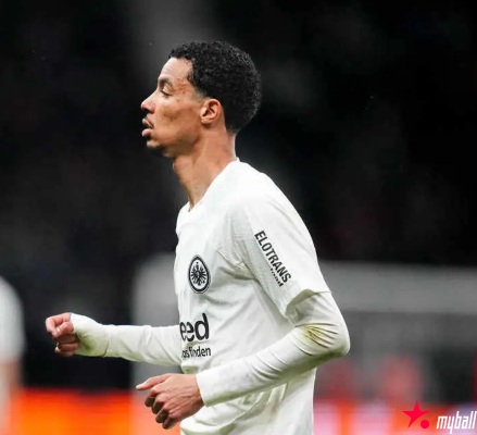 大发体育-截胡!纽卡斯尔将从法鹰签下埃基蒂克,大发助力你的致富之路!