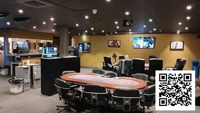 【EV扑克】深夜牌局变“战场”！瑞典特警荷枪实弹突袭扑克比赛，线下扑克彻底凉凉？