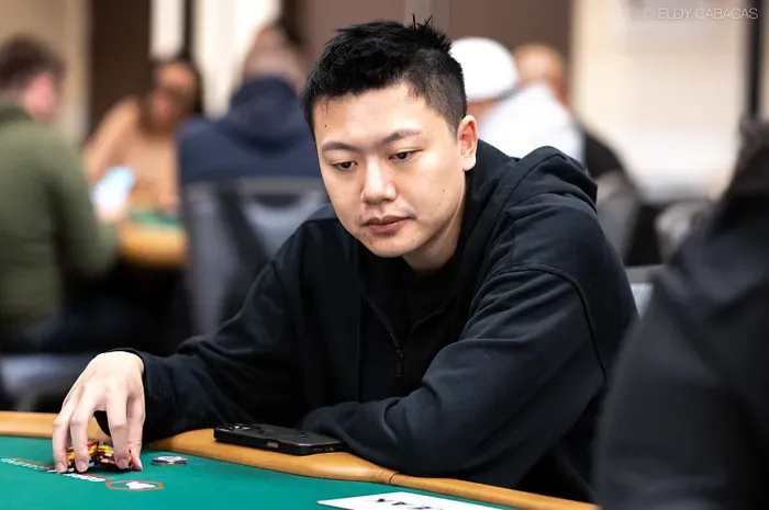 【EV扑克】以为出局走到门口,被叫回后打出奇迹:Wesley Fei的WSOP主赛死里逃生记