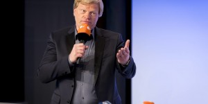 <?php the_title(); ?>