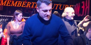 <?php the_title(); ?>