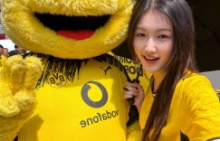 【沙巴娱乐】互动女主持沈云怡晒照：重生之我在成都当BVB发牌员💛🖤