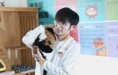 【沙巴娱乐】AL分享队员公益活动返图：上野辅三兄弟铲屎记！