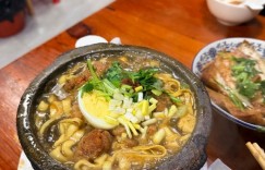 【沙巴娱乐】AL经理爱笑分享旅游照片：季后赛加油