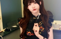 【沙巴娱乐】解说瞳夕分享照片：下班了葵 ᕕ(՞ᗜ՞)ᕗ 旗袍iiiii 了