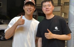【沙巴娱乐】好好生活着👍Smeb晒出与服役中的Deft合照