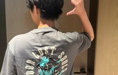 【沙巴娱乐】Wink晒照：祝贺Crisp刘青松出道十周年！收到联名短袖了👍