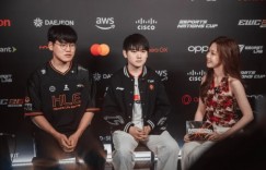 【沙巴娱乐】LPL分享JKL和Gumayusi同框合影：现在是两位冠军AD的畅聊时刻