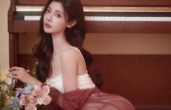 【沙巴娱乐】想给浩浩一个家？影游“浩浩妈”饰演者晒美照：长腿玉足太润